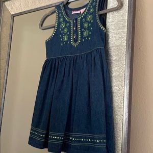 Girls dress